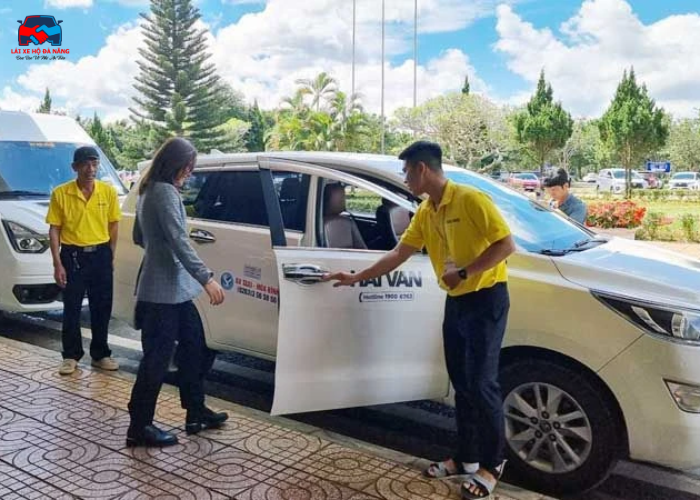 Dịch vụ lái xe hộ đưa đón sân bay uy tín (1)