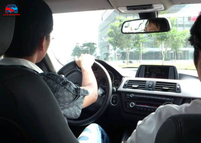 lái xe hộ quận 12 (1)