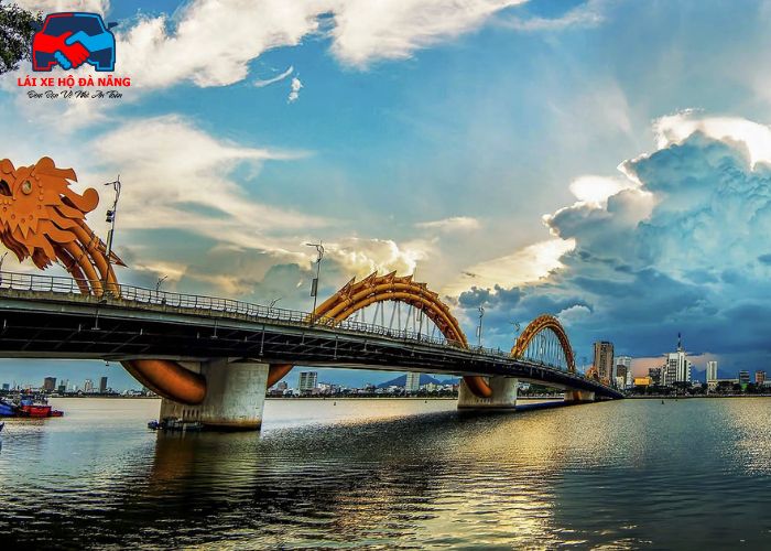Bảng giá cho thuê xe 4 chỗ tự lái Đà Nẵng (5) Bảng giá cho thuê xe 4 chỗ tự lái Đà Nẵng (5)