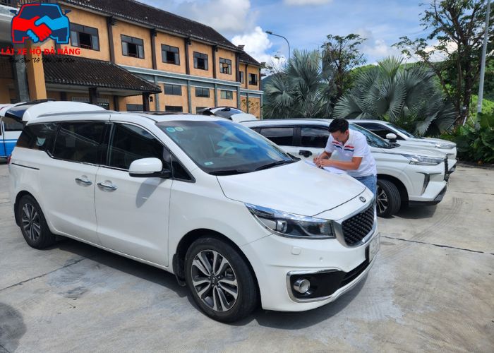 Bảng giá cho thuê xe 7 chỗ tự lái Đà Nẵng (4) Bảng giá cho thuê xe 7 chỗ tự lái Đà Nẵng (4)
