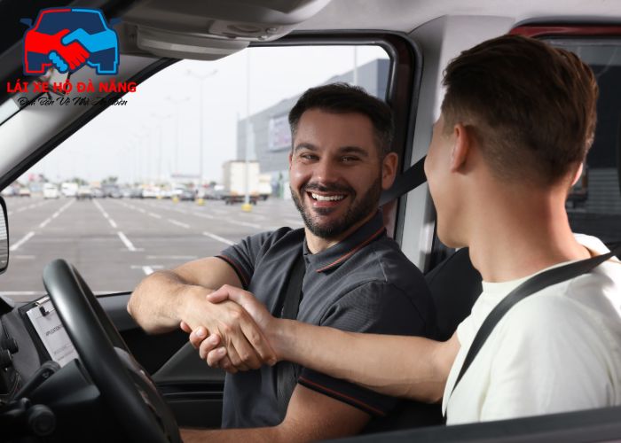 Dịch vụ lái xe hộ Huế (1) Dịch vụ lái xe hộ Huế (1)