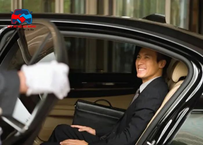 Đón tiễn khách sân bay xe sang (2) Đón tiễn khách sân bay xe sang (2)