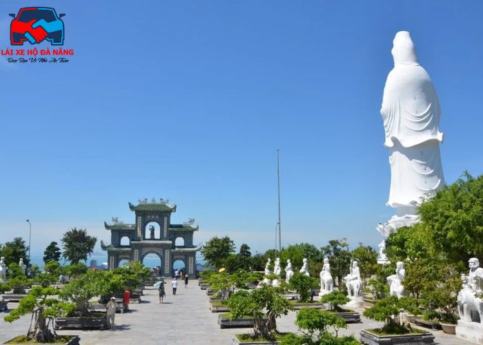 Thuê xe Đà Nẵng Đi Chùa Linh Ứng (2) Thuê xe Đà Nẵng Đi Chùa Linh Ứng (2)