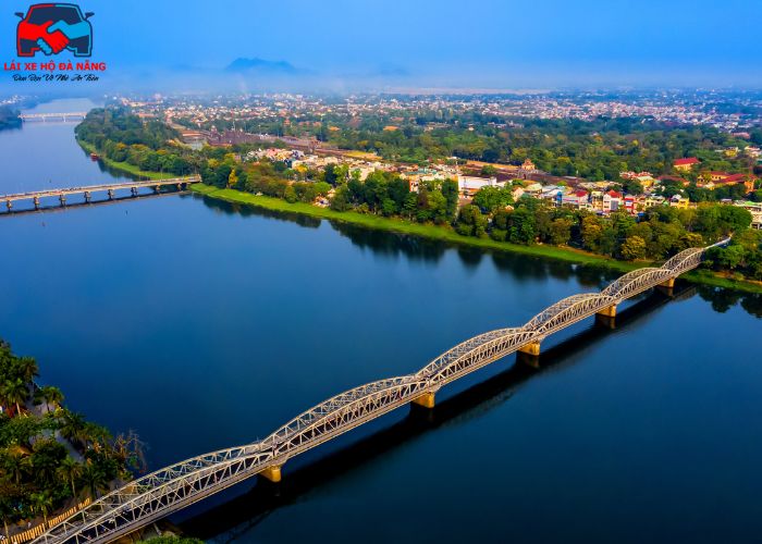 Thuê xe Đà Nẵng đi Thành phố Huế (4) Thuê xe Đà Nẵng đi Thành phố Huế (4)