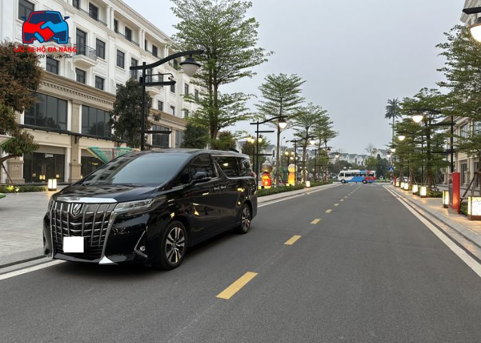 Thuê xe sang, xe vip Đà Nẵng (2) Thuê xe sang, xe vip Đà Nẵng (2)